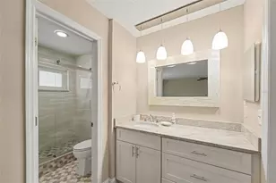 1683 Watermark Cir NE, Saint Petersburg, FL 33702 - Photo 16