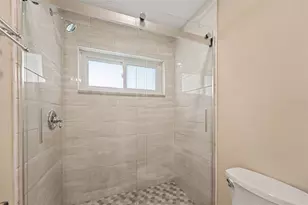 1683 Watermark Cir NE, Saint Petersburg, FL 33702 - Photo 18