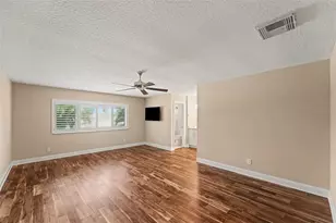 1683 Watermark Cir NE, Saint Petersburg, FL 33702 - Photo 14