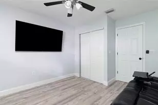7254 55th Ave N, Saint Petersburg, FL 33709 - Photo 16
