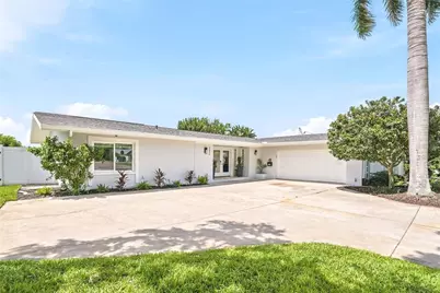 3896 42nd Avenue S, Saint Petersburg, FL 33711 - Photo 2