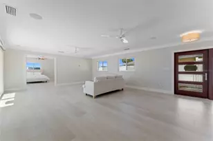 11050 7th St E, Treasure Island, FL 33706 - Photo 22