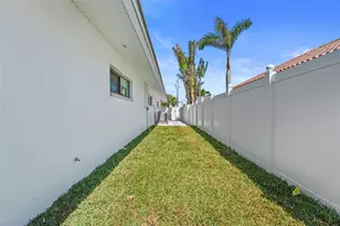 11050 7th St E, Treasure Island, FL 33706 - Photo 70