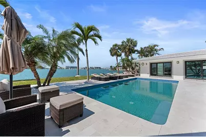 11050 7th Street E, Treasure Island, FL 33706 - Photo 4