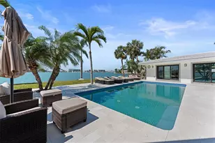 11050 7th St E, Treasure Island, FL 33706 - Photo 4