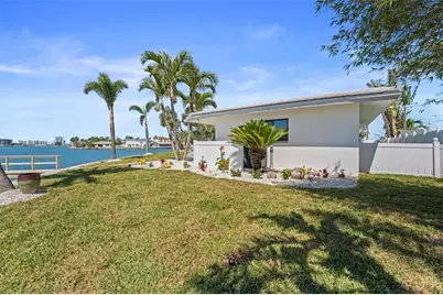 11050 7th Street E, Treasure Island, FL 33706 - Photo 52