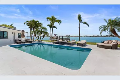 11050 7th Street E, Treasure Island, FL 33706 - Photo 12