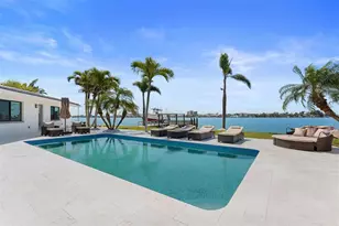 11050 7th St E, Treasure Island, FL 33706 - Photo 12
