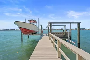 11050 7th St E, Treasure Island, FL 33706 - Photo 8