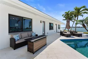 11050 7th St E, Treasure Island, FL 33706 - Photo 14