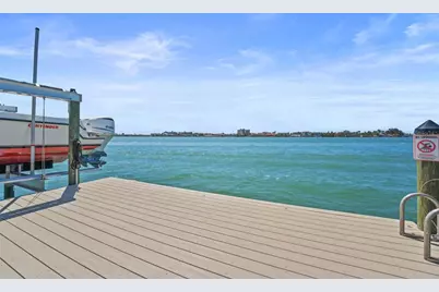 11050 7th Street E, Treasure Island, FL 33706 - Photo 10