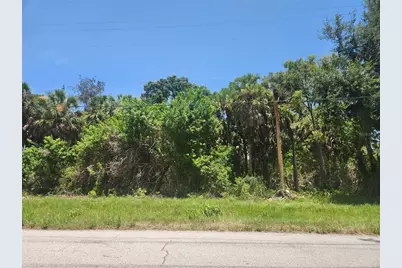 837 W College, Ruskin, FL 33570 - Photo 1