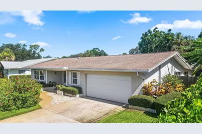 1067 44th Avenue NE, Saint Petersburg, FL 33703 - Photo 2