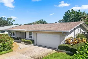 1067 44th Ave NE, Saint Petersburg, FL 33703 - Photo 2