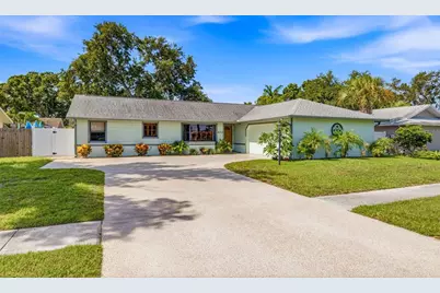 10752 126th Avenue, Largo, FL 33778 - Photo 2