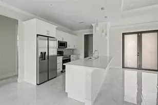 2420 52nd Ave NE, Naples, FL 34120 - Photo 10