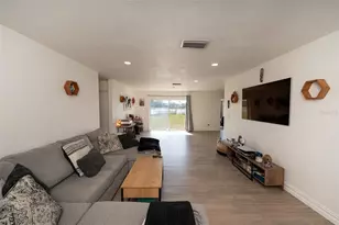2131 Hainlin Ct, Deltona, FL 32738 - Photo 4