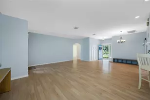 12707 Linda Dr, Tampa, FL 33612 - Photo 6