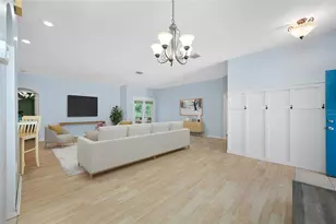12707 Linda Dr, Tampa, FL 33612 - Photo 8