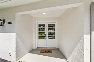 12805 Kimberly Oaks Cir, Largo, FL 33774 - Photo 2