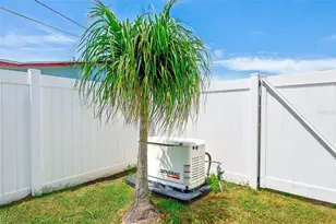 929 Britton St, Largo, FL 33770 - Photo 32