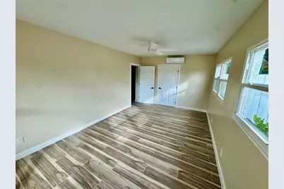 1500 Carson Circle NE, Saint Petersburg, FL 33703 - Photo 14