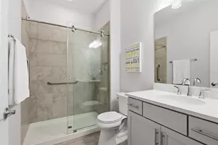 8216 Praise Dr, Tampa, FL 33625 - Photo 32