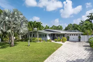 37 Southwind Dr, Belleair Bluffs, FL 33770 - Photo 1