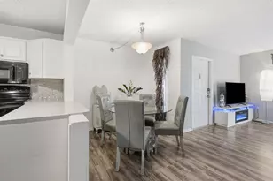 1179 Pine Ridge Cir W, Tarpon Springs, FL 34688 - Photo 10
