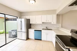 5104 Springwater Ct, Tampa, FL 33624 - Photo 8