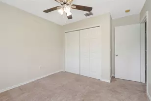 7361 E Bank Dr, Tampa, FL 33617 - Photo 18