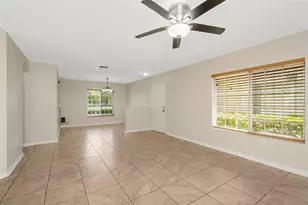 7361 E Bank Dr, Tampa, FL 33617 - Photo 6