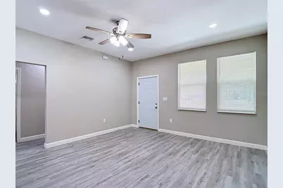509 E Lake Avenue, Tampa, FL 33603 - Photo 12