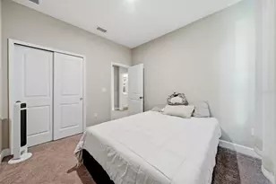 34014 Astoria Cir, Wesley Chapel, FL 33545 - Photo 24