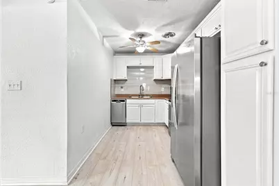 4015 River Hills Drive, Tampa, FL 33617 - Photo 18