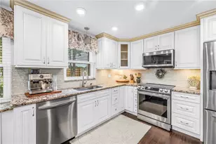 10210 95th St, Seminole, FL 33777 - Photo 6
