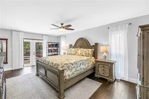 10210 95th St, Seminole, FL 33777 - Photo 14