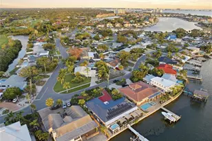 1818 Dolphin Blvd S, Saint Petersburg, FL 33707 - Photo 56