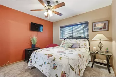 1818 Dolphin Boulevard S, Saint Petersburg, FL 33707 - Photo 20