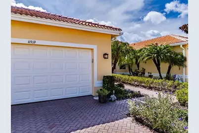 4919 Marble Springs Circle, Wimauma, FL 33598 - Photo 4