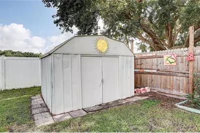 2242 Towering Oaks Circle, Seffner, FL 33584 - Photo 36