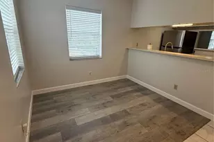 7128 Waterside Dr, Tampa, FL 33617 - Photo 4