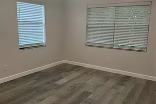 7128 Waterside Dr, Tampa, FL 33617 - Photo 14