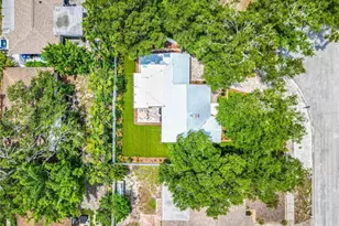 131 Valencia Dr, Dunedin, FL 34698 - Photo 2