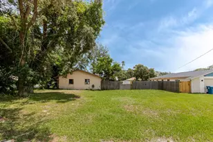 1042 Tryon Cir, Spring Hill, FL 34606 - Photo 6