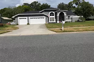 18561 Winding Oaks Blvd, Hudson, FL 34667 - Photo 2