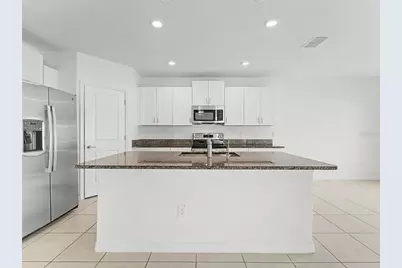 36420 Garden Wall Way, Zephyrhills, FL 33541 - Photo 34