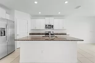 36420 Garden Wall Wy, Zephyrhills, FL 33541 - Photo 34
