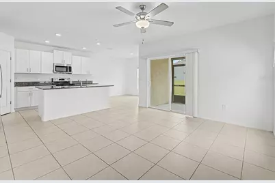 36420 Garden Wall Way, Zephyrhills, FL 33541 - Photo 20