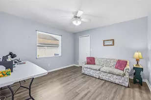 15306 Carrollton Ln, Tampa, FL 33624 - Photo 32
